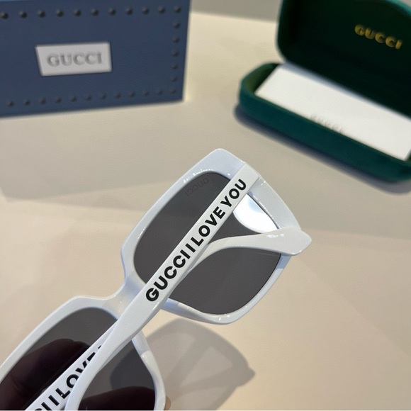 Gucci sunglasses main image 4